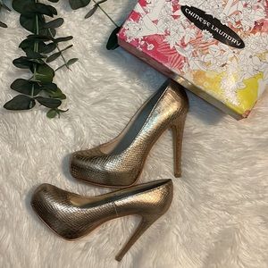 Chinese Laundry Gold Whistle Pump- Size 7